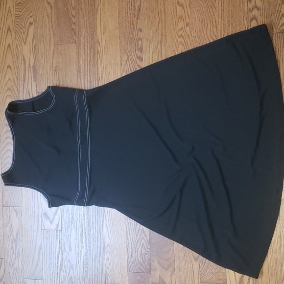 LAST WEEKEND- Joe Fresh dress - Picture 8 of 9